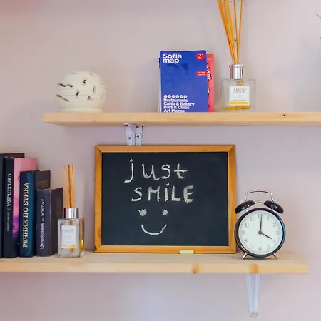 The Spot - Cute Little In The Center By Flat Mаnager